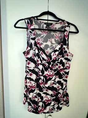 White House Black Market Black & Pink Floral V-neck Tank Top Sz L